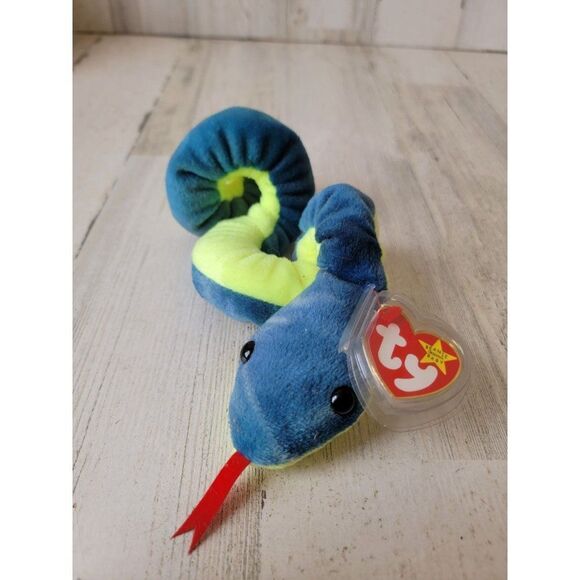 Original Beanie Baby 1997 hissy snake plush home decor - Picture 1 of 8